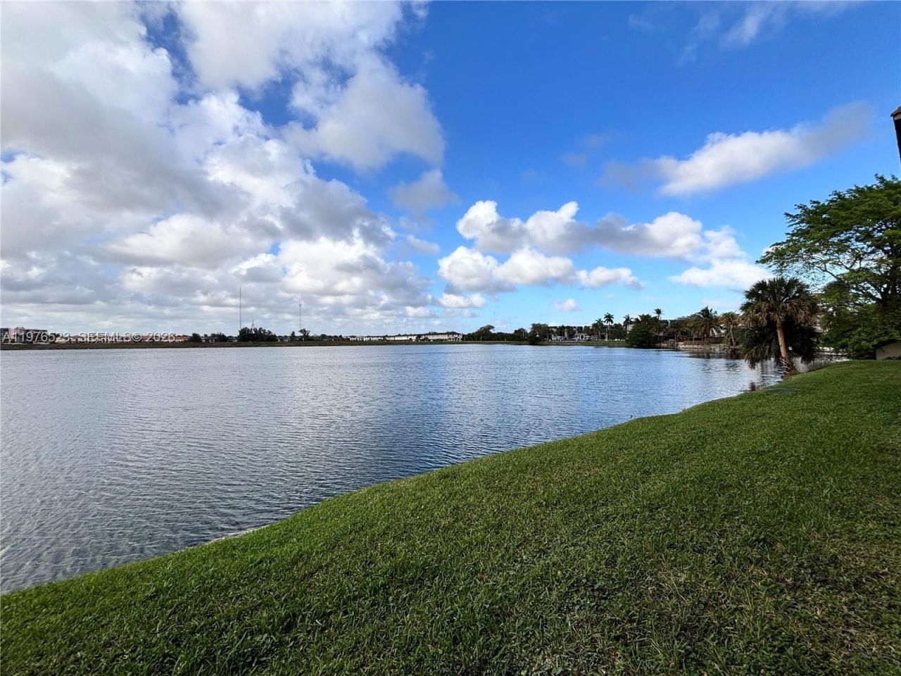 605 Ives Dairy Rd , Unit 102-7, Miami, FL 33179 Photo