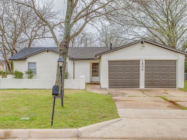 1806 12th Street, Mineral Wells, TX 76067