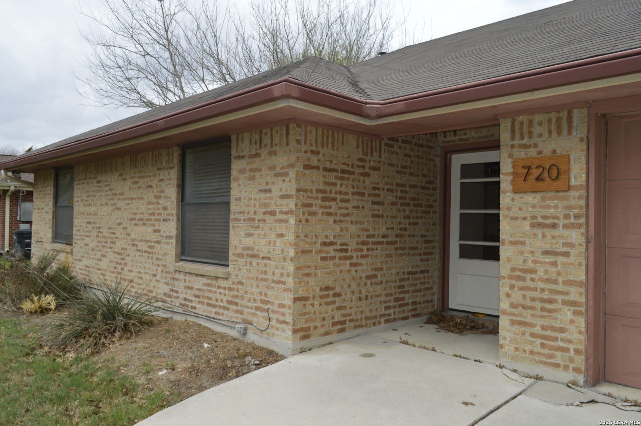 720 Belmont, New Braunfels, TX 78130 Main Photo
