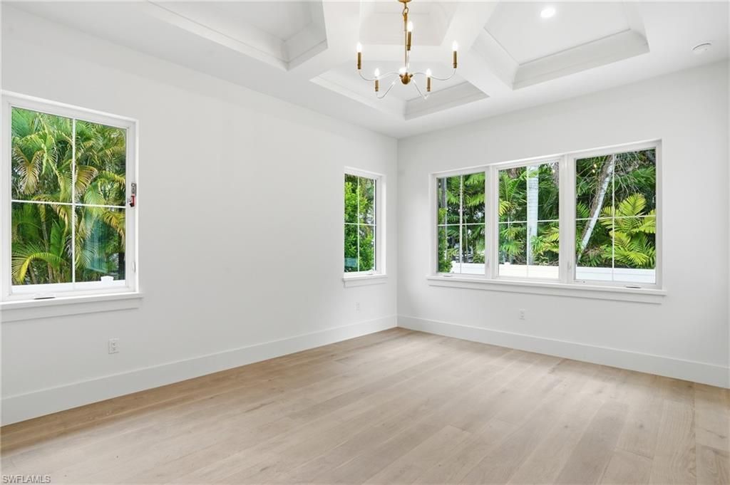 732 12th St N, Naples, FL 34102 Photo