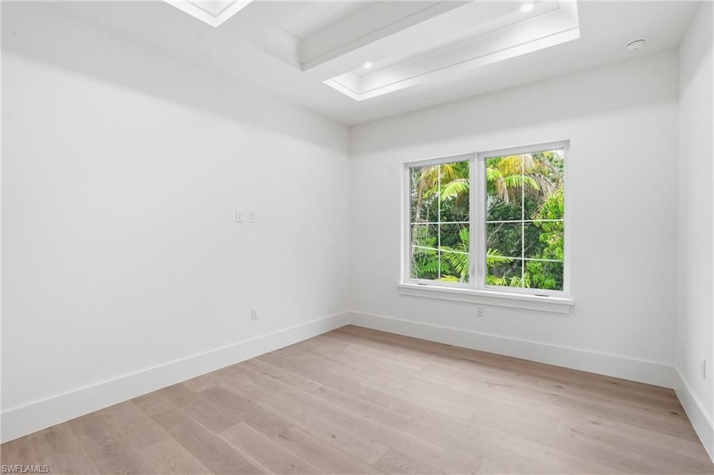 732 12th St N, Naples, FL 34102 Photo