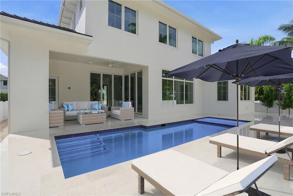 732 12th St N, Naples, FL 34102 Photo