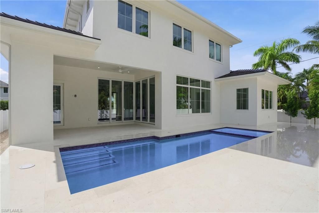 732 12th St N, Naples, FL 34102 Photo