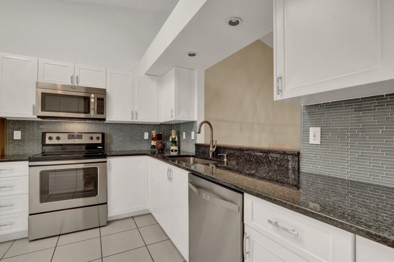 9904 Summerbrook Terrace, Unit B, Boynton Beach, FL 33437 Photo