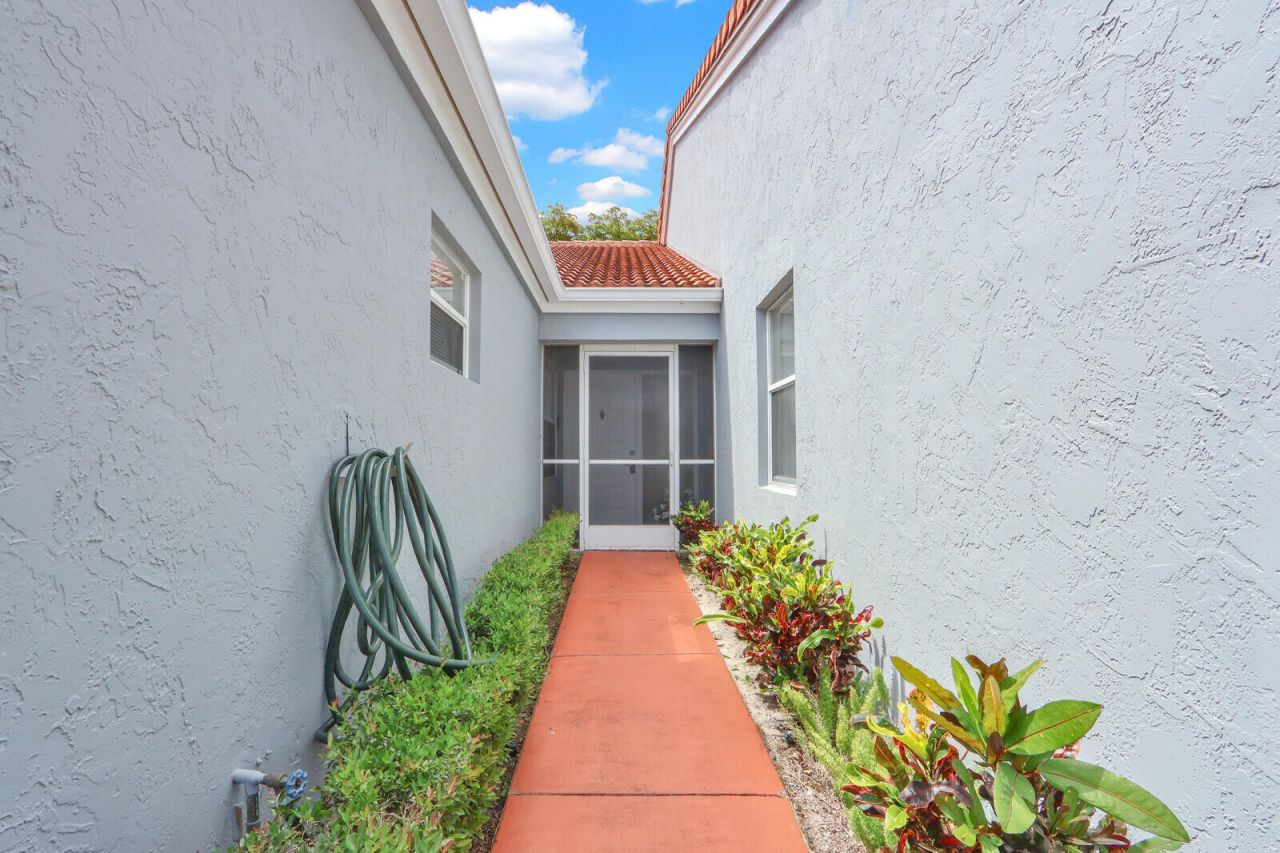 9904 Summerbrook Terrace, Unit B, Boynton Beach, FL 33437 Photo