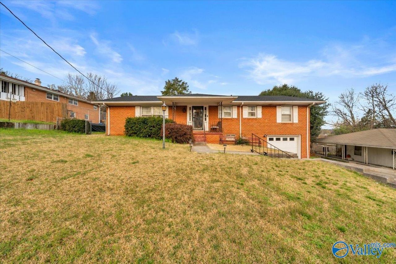 4011 E Crestview Drive, Huntsville, AL 35816 Main Photo