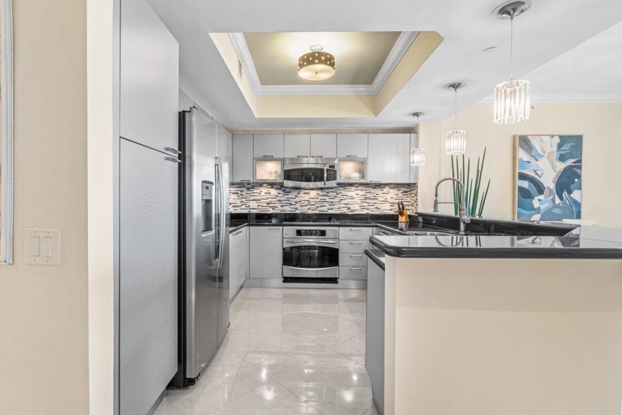 2650 Lake Shore Drive, Unit 302, Riviera Beach, FL 33404 Photo