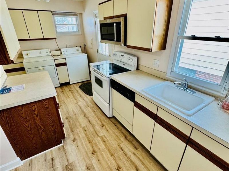 3415 Center Drive, Parma, OH 44134 Photo 8