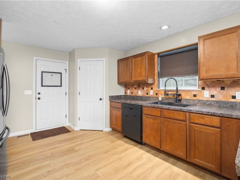 38086 Rocky Run Court, North Ridgeville, OH 44039 Photo 9