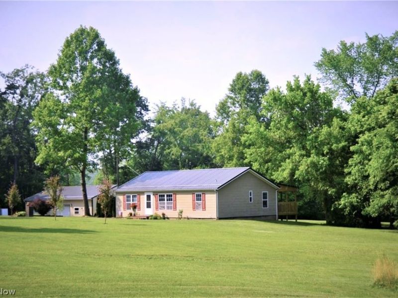 2654 Darlington Drive, Zanesville, OH 43701 Photo 1