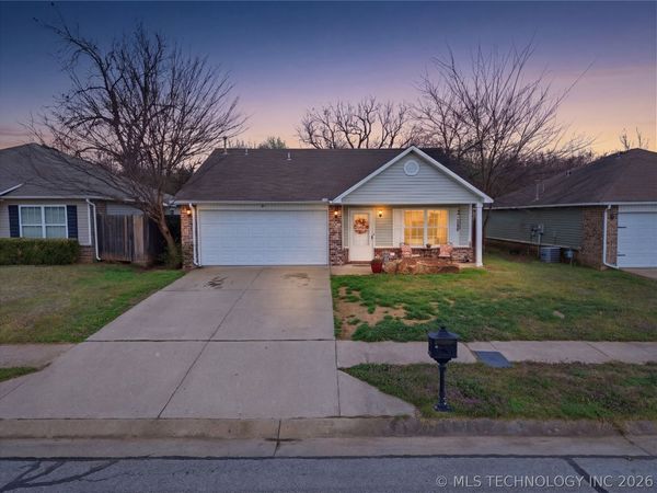 91 E Fairlane Court , Sapulpa, OK 74066