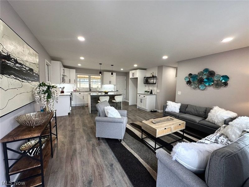 5437 Bartlett Road, Bedford Heights, OH 44146 Photo 2