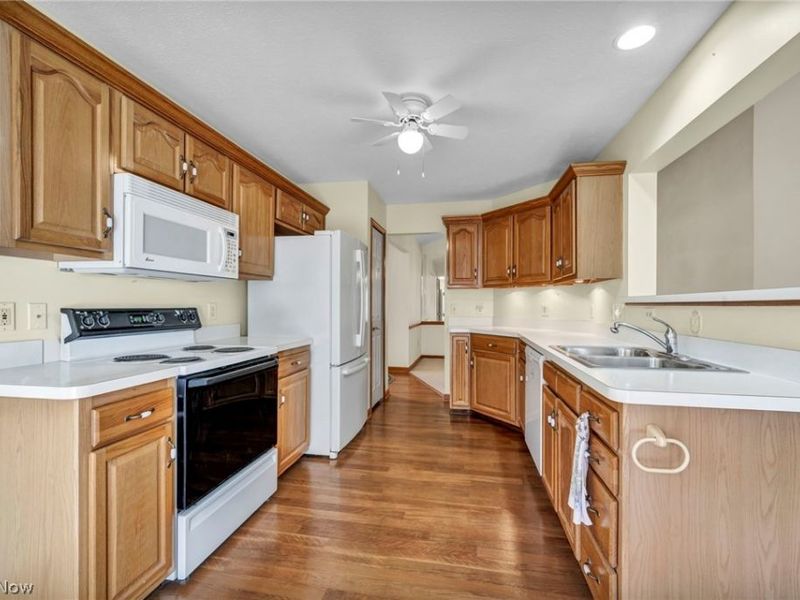 30640 Jasmine Court, Unit 61B, North Olmsted, OH 44070 Photo 13