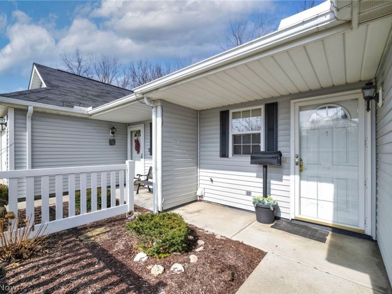 30640 Jasmine Court, Unit 61B, North Olmsted, OH 44070 Photo 3