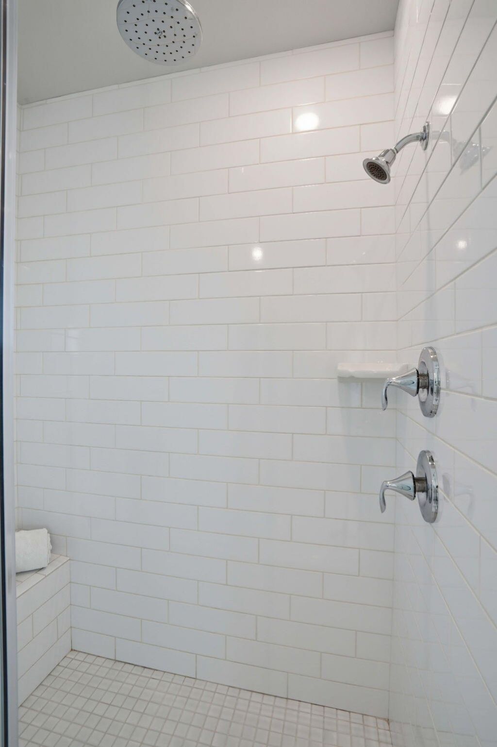 511 N Commodore Way Photo 27