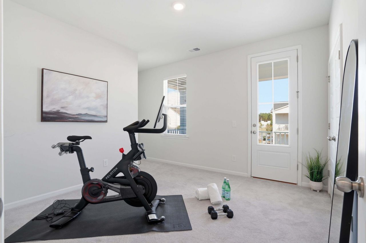 511 N Commodore Way Photo 32