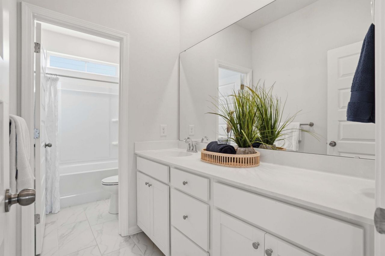 511 N Commodore Way Photo 34