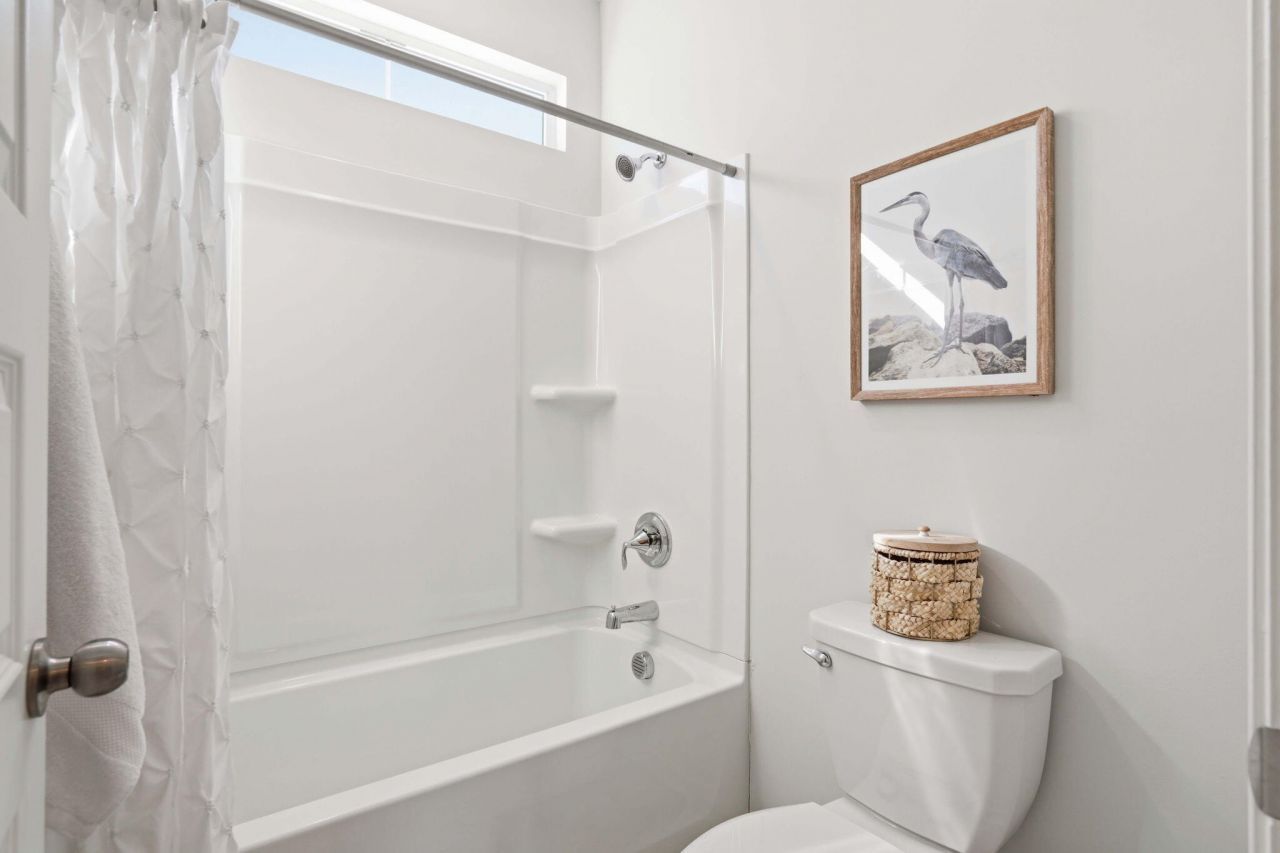 511 N Commodore Way Photo 35