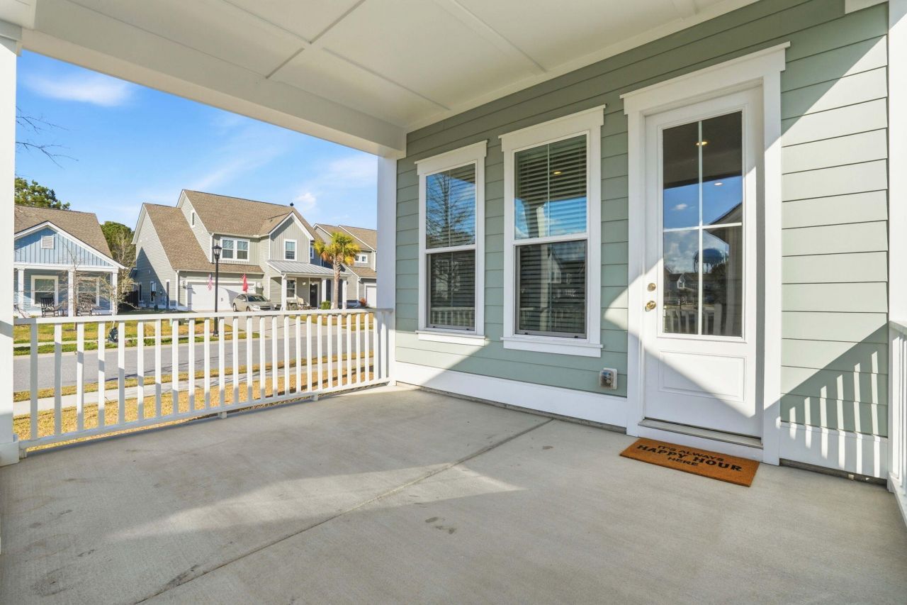 511 N Commodore Way Photo 37