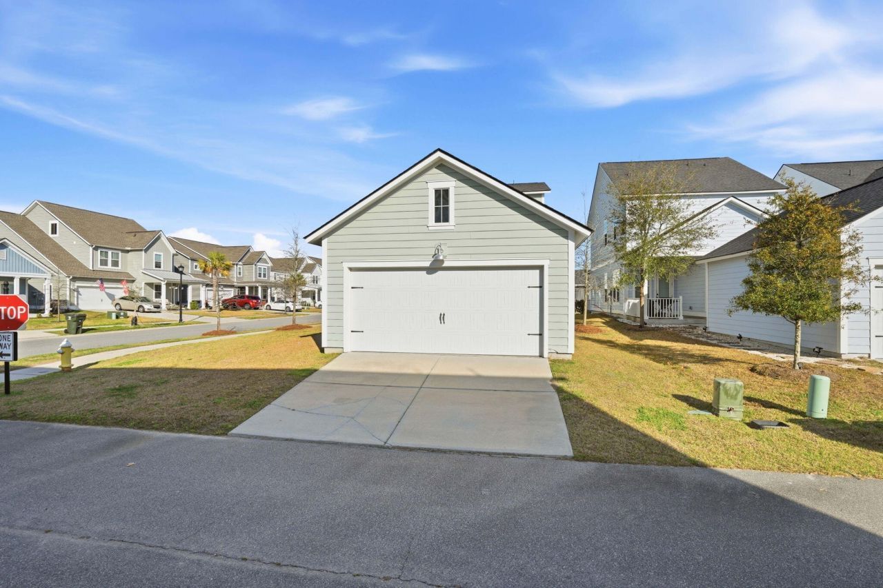 511 N Commodore Way Photo 41