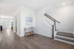 511 N Commodore Way photo 4