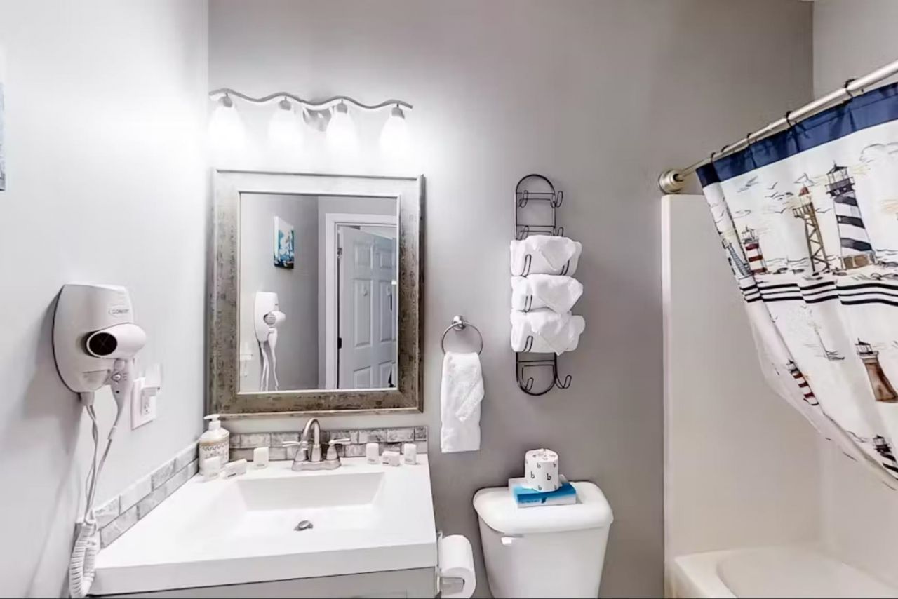 6015 Catalina Dr. Photo 10