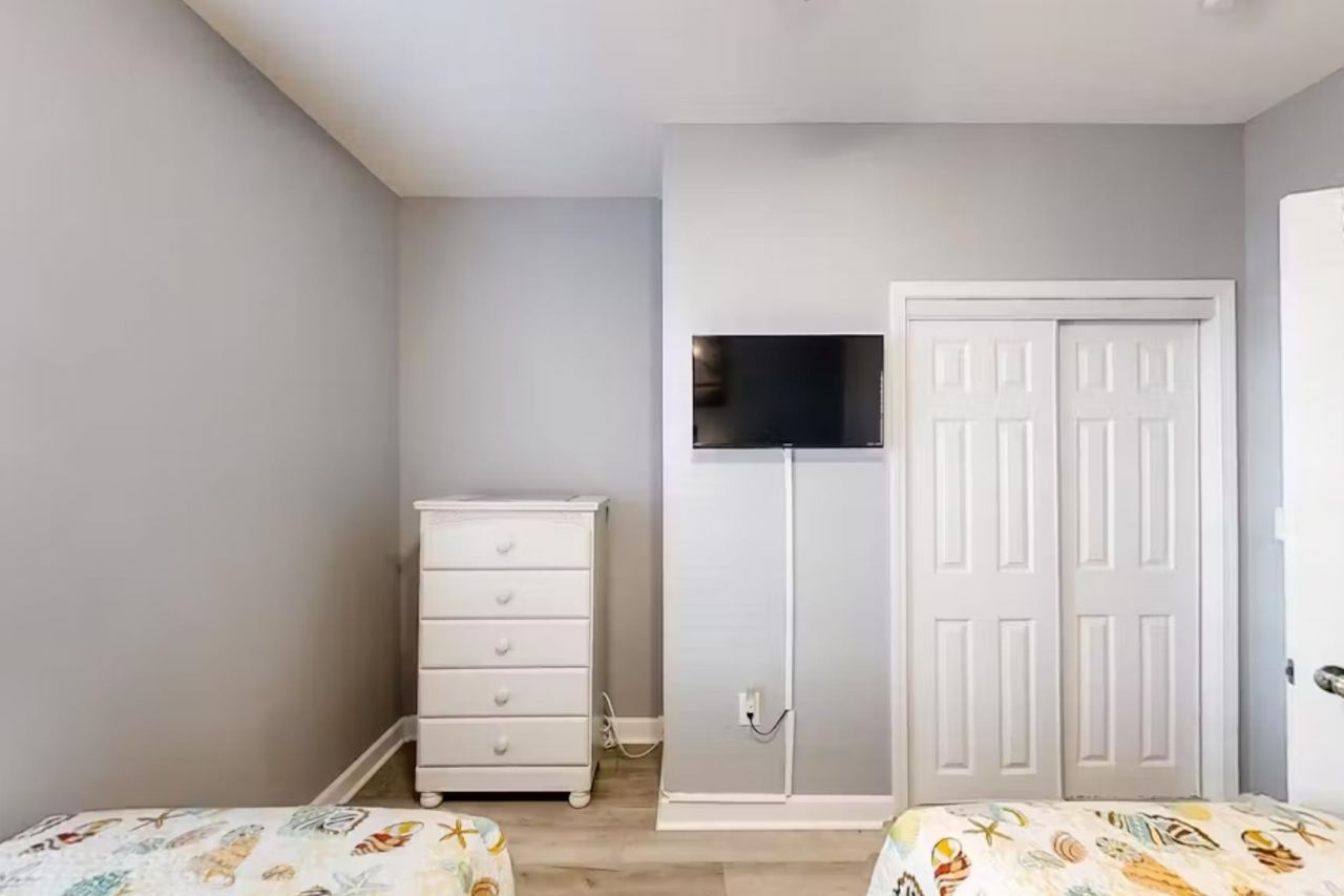 6015 Catalina Dr. Photo 21