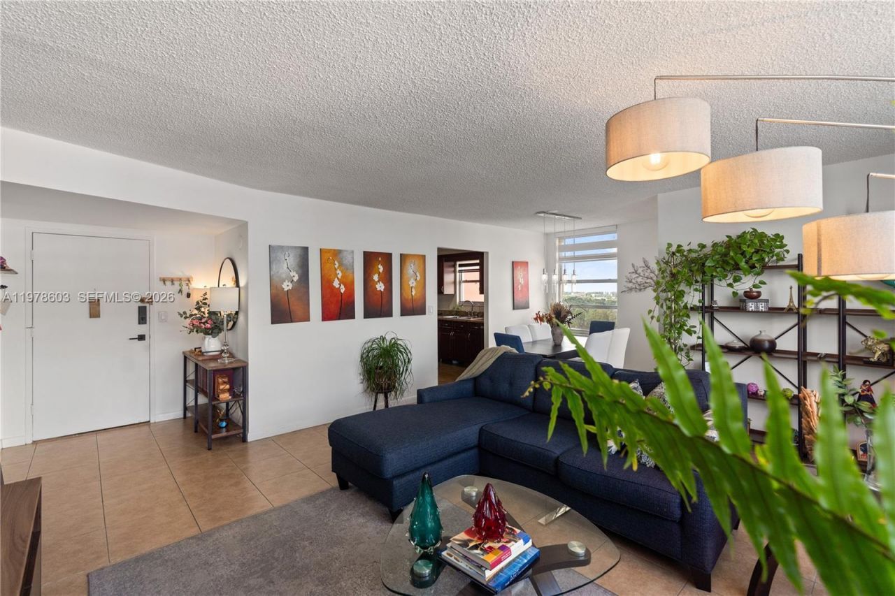 1351 NE Miami Gardens Dr, Unit 1226E, Miami, FL 33179 Photo