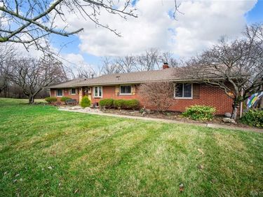205 Sheldon Drive, Centerville, OH 45459