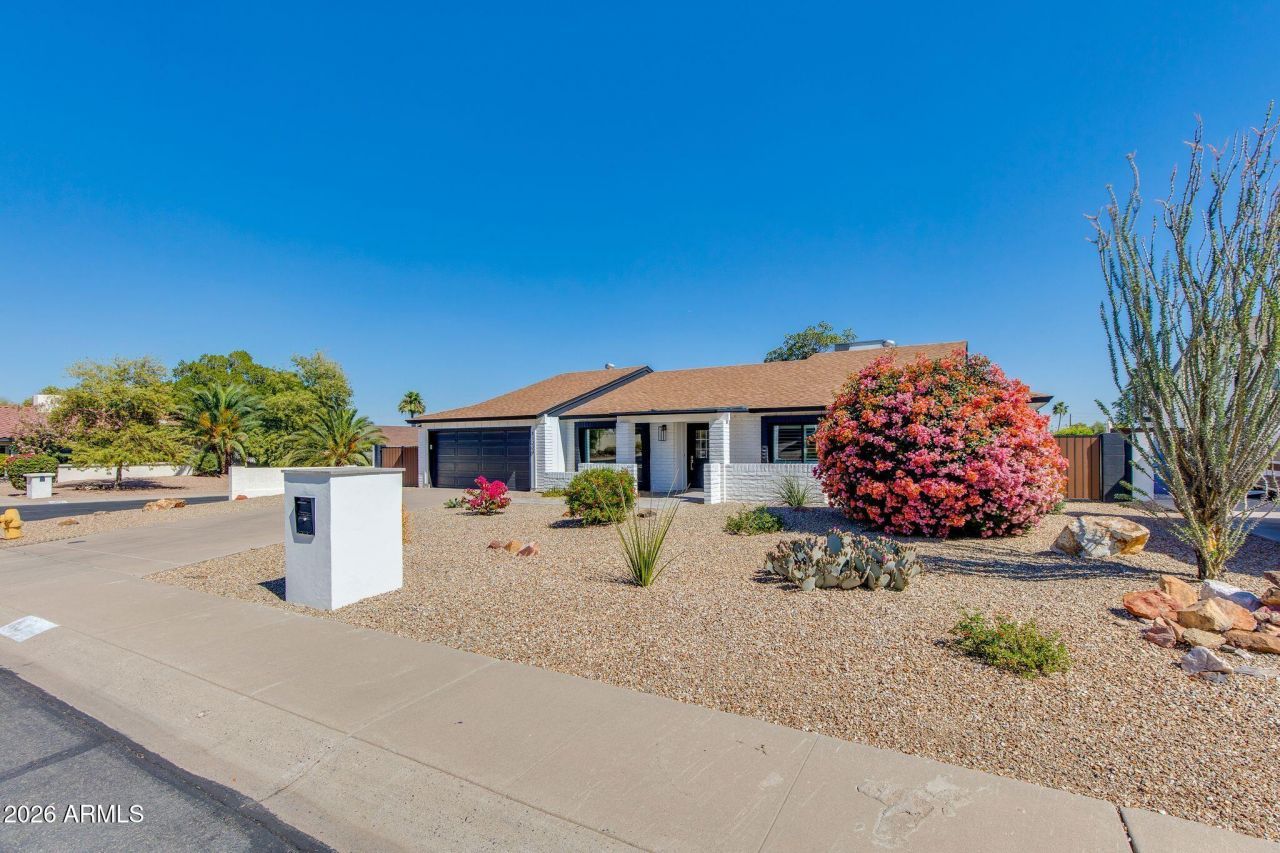 11229 N 23rd Place, Phoenix, AZ 85028 Main Photo