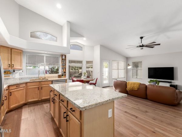2126 S RAVEN, Mesa, AZ 85209