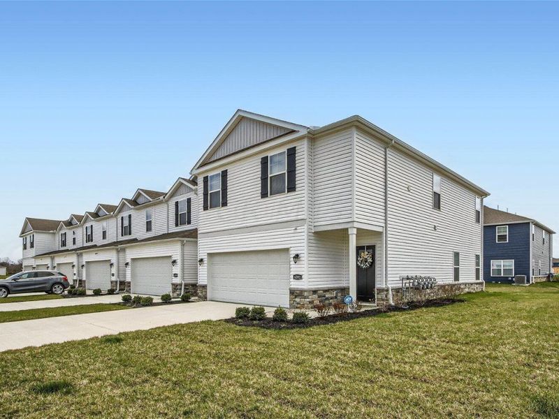 1477 Cardinez Way , Columbus, OH 43228 Photo 1