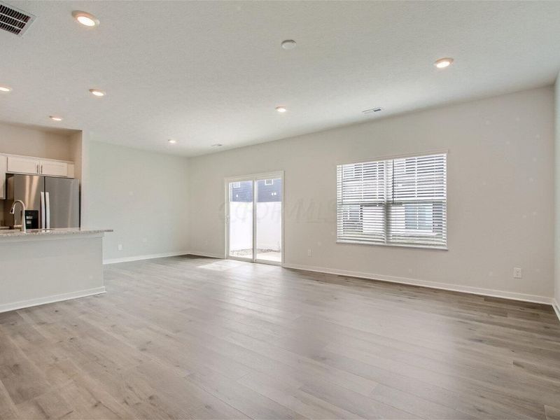 1477 Cardinez Way , Columbus, OH 43228 Photo 4