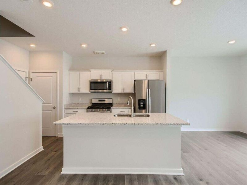 1477 Cardinez Way , Columbus, OH 43228 Photo 7