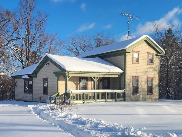 5726 N Lyons ROAD, Burlington, WI 53105