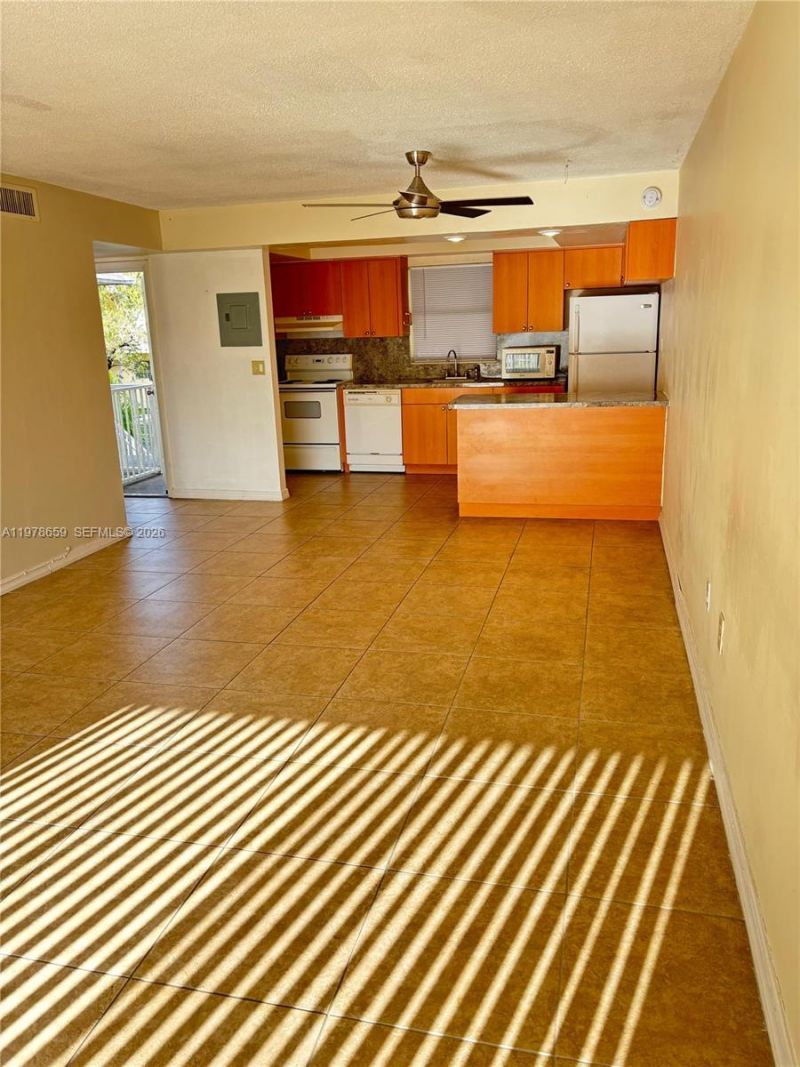 7310 SW 82nd St, Unit A219, Miami, FL 33143 Photo