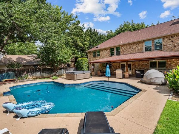 3621 Welwyn Way Drive , Bedford, TX 76021