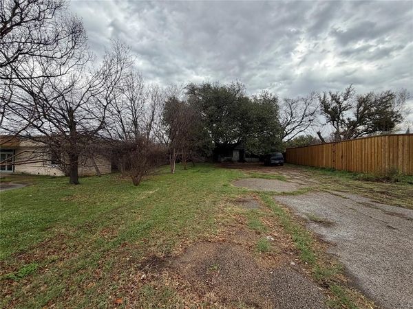 2571 Valley View Lane, Farmers Branch, TX 75234