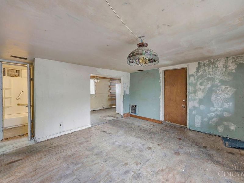 2575 Airport Road, Bethel, OH 45106 Photo 5