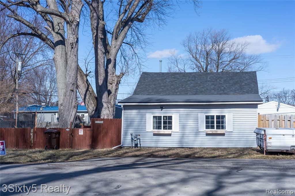 3369 5th Street, Frenchtown Township, MI 48162 Main Photo