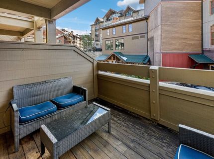 2000 North Village Drive, Truckee, CA 96161 Photo