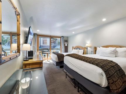 2000 North Village Drive, Truckee, CA 96161 Photo