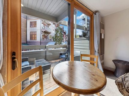 2000 North Village Drive, Truckee, CA 96161 Photo