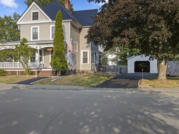 51 Maple Street, Madison, ME 04950