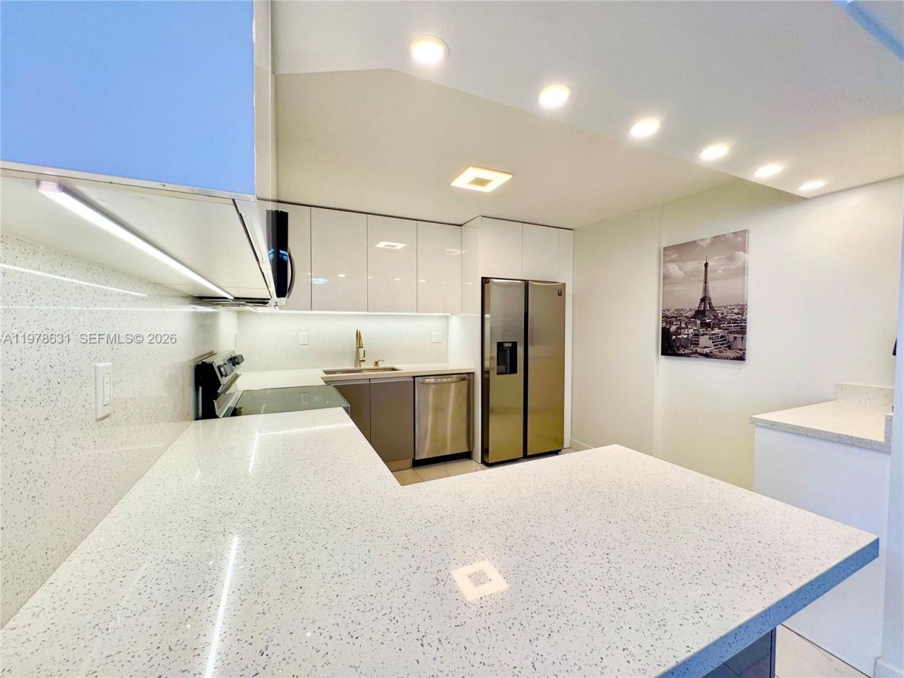 250 174th St, Unit 2212, Sunny Isles Beach, FL 33160 Photo