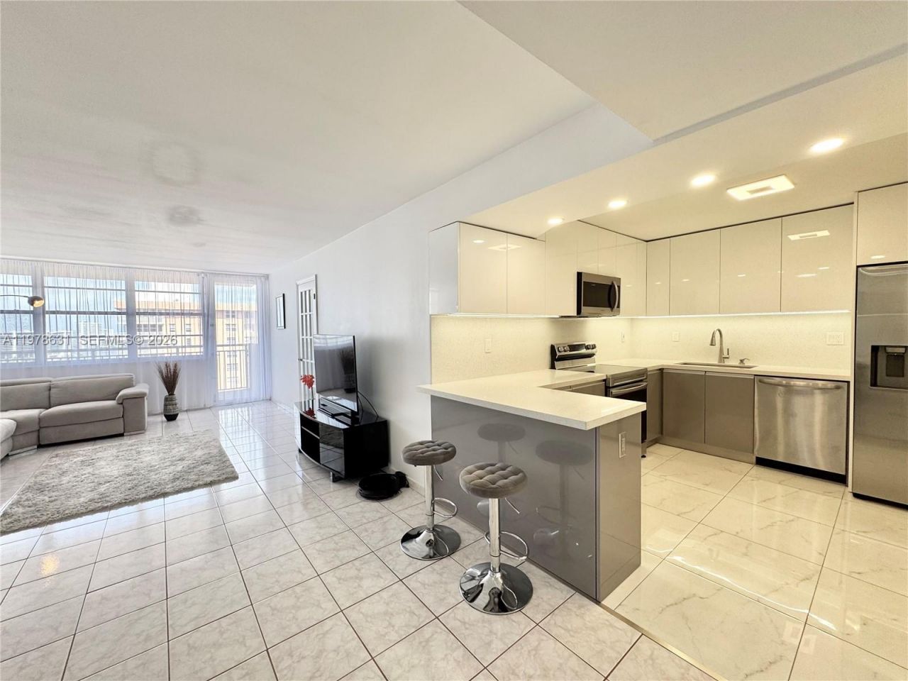 250 174th St, Unit 2212, Sunny Isles Beach, FL 33160 Photo