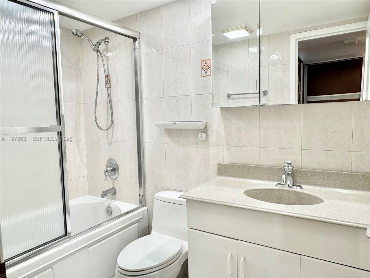 250 174th St, Unit 2212, Sunny Isles Beach, FL 33160 Photo