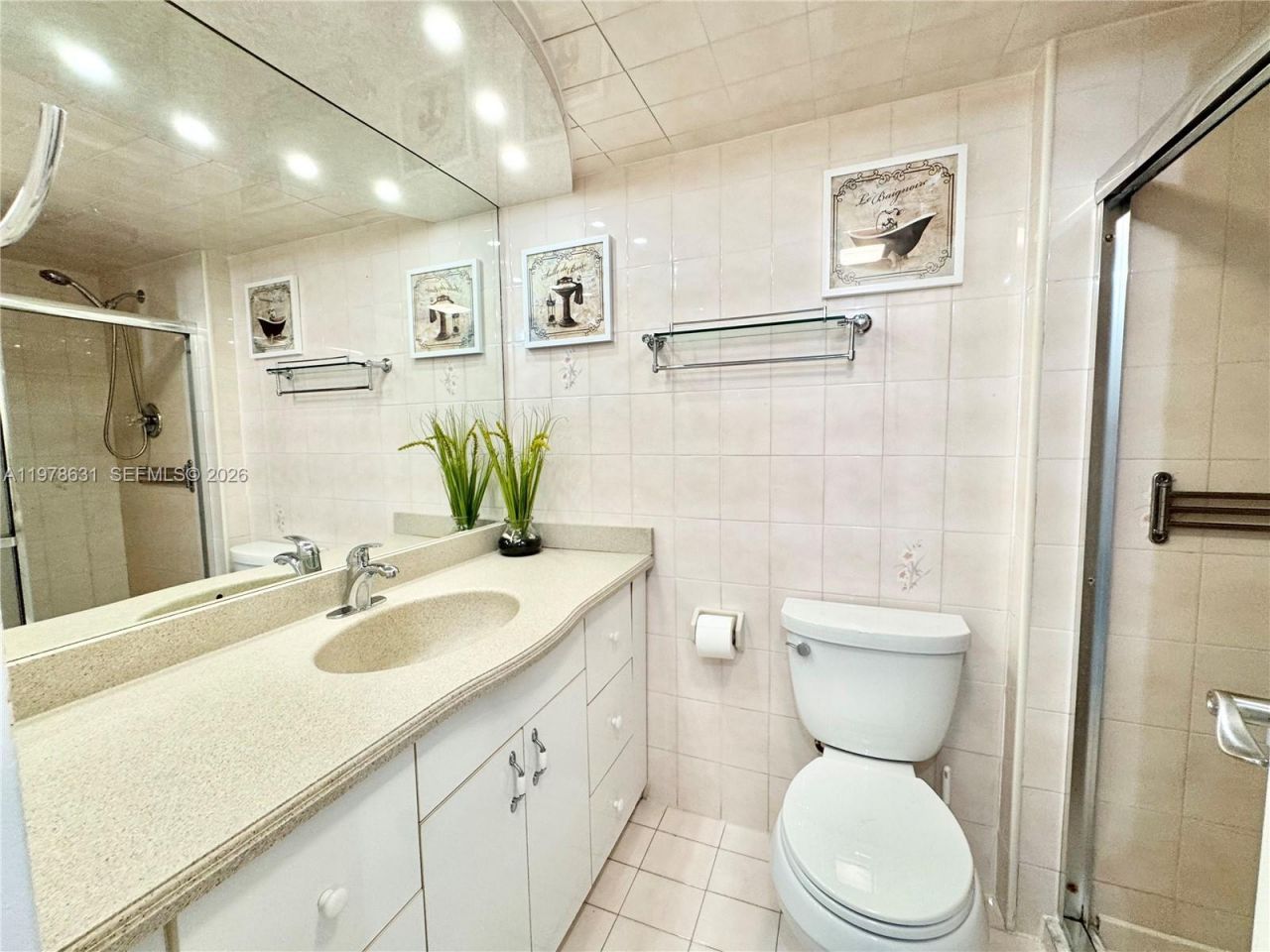 250 174th St, Unit 2212, Sunny Isles Beach, FL 33160 Photo