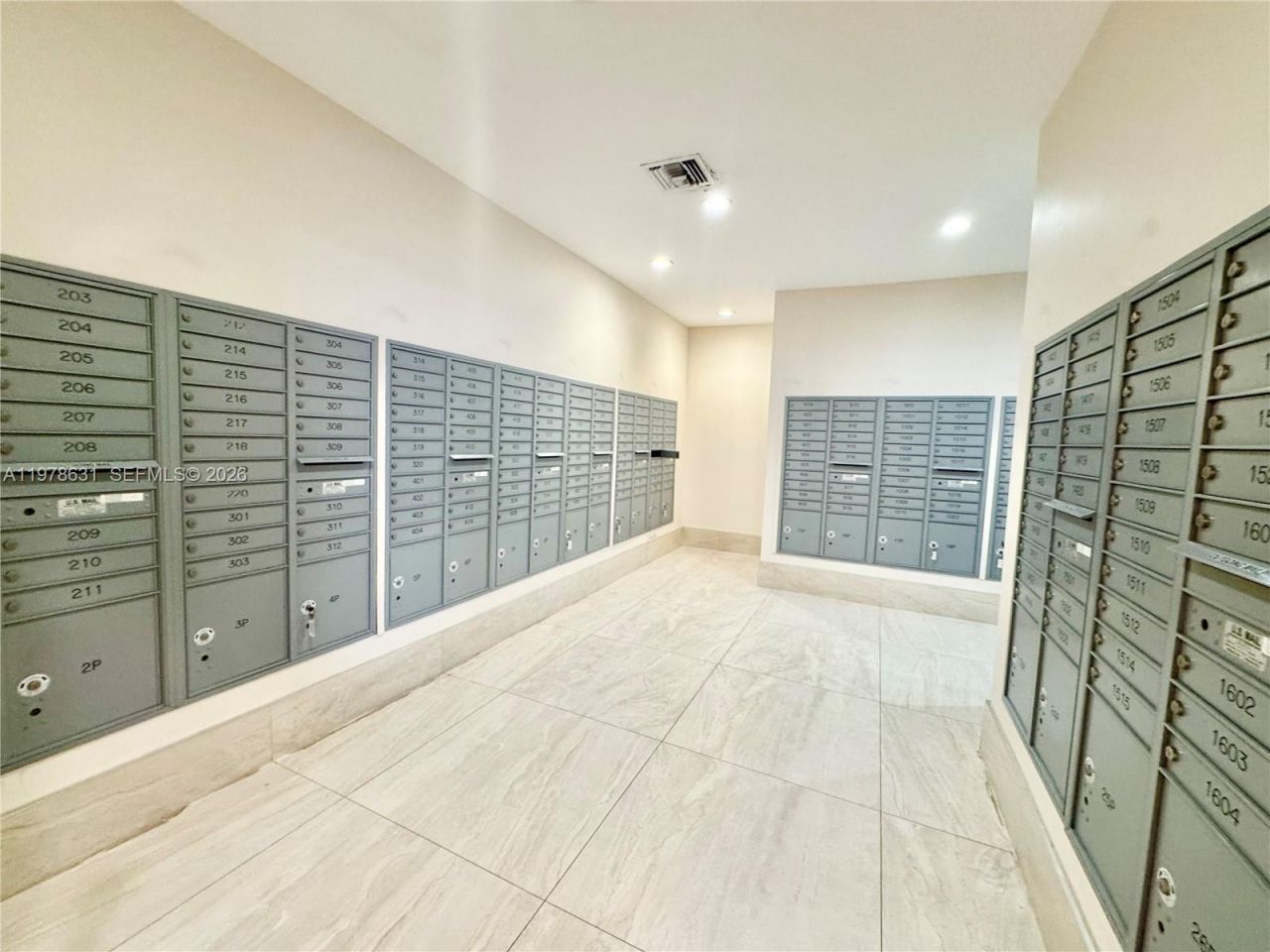 250 174th St, Unit 2212, Sunny Isles Beach, FL 33160 Photo