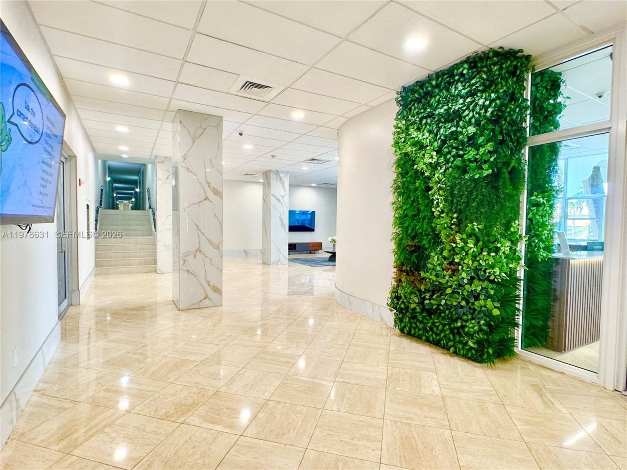 250 174th St, Unit 2212, Sunny Isles Beach, FL 33160 Photo